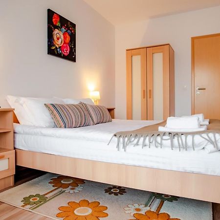 Lilibeth Apartments Brasov Bagian luar foto